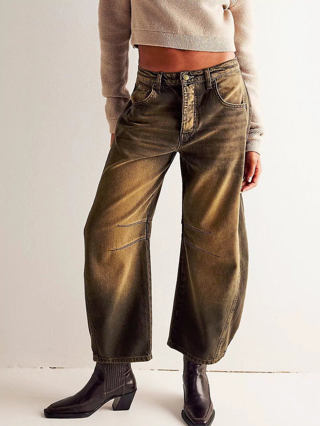 Low-rise wide-leg jeans