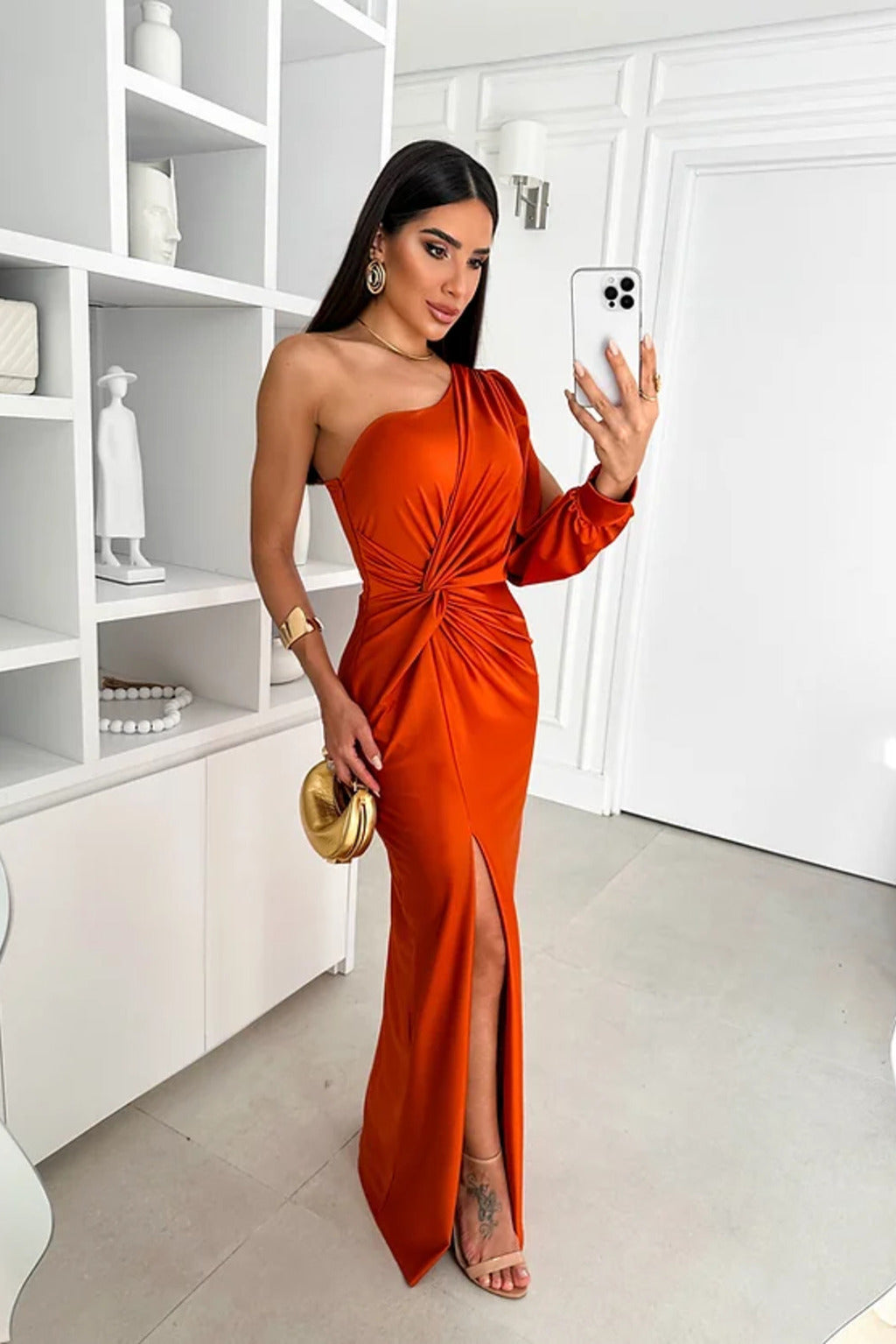 ARACELI - VESTIDO SATINADO DE UNA MANGA