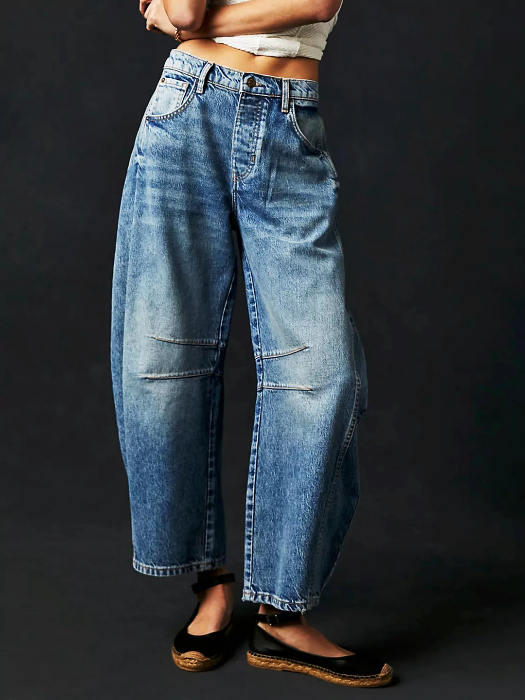 Low-rise wide-leg jeans