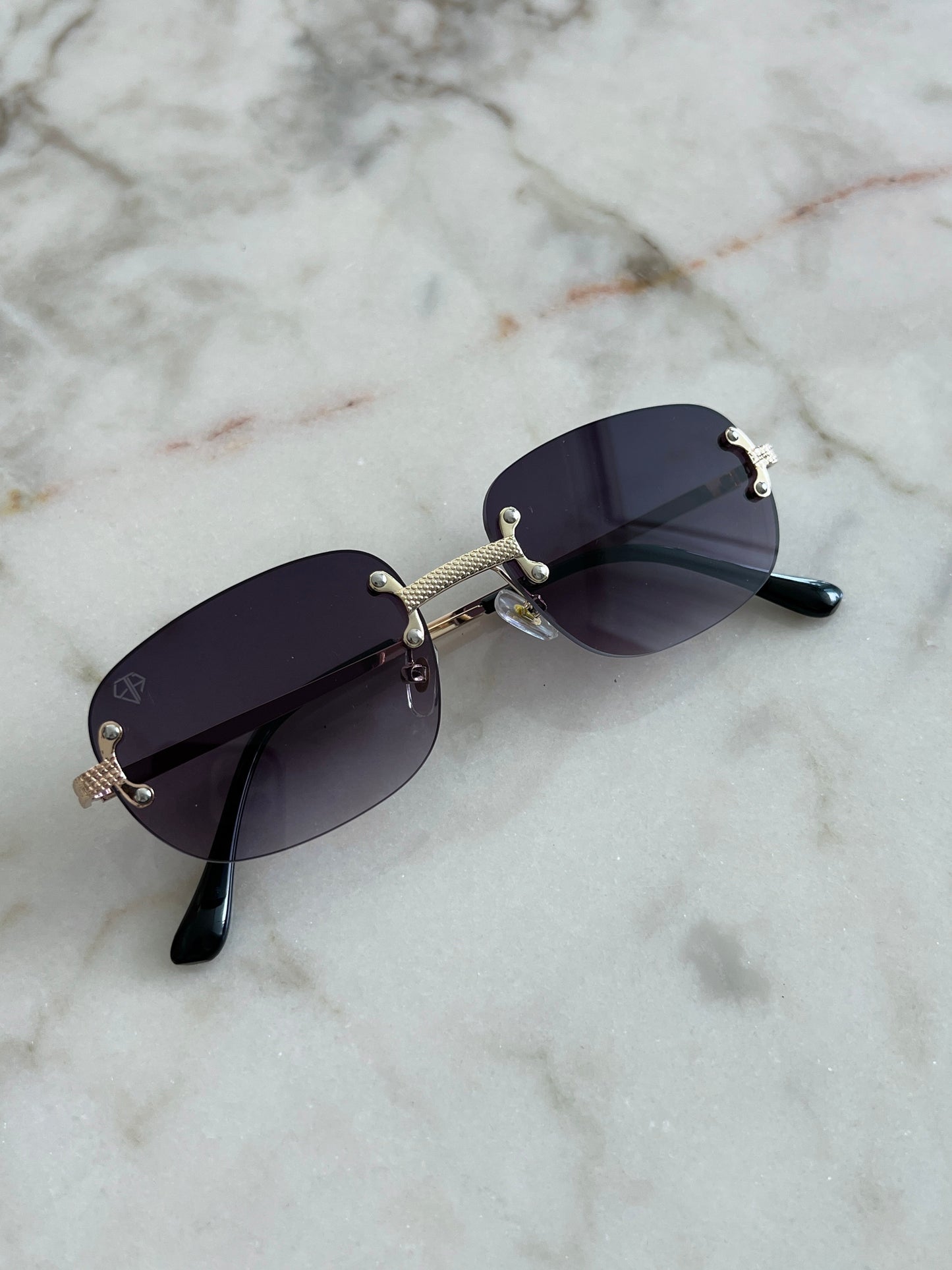 Gafas de sol gris ahumado
