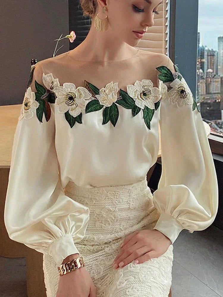 Blusa de Chifón con Encaje y Bordado Floral