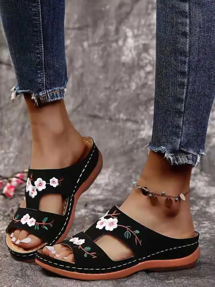 Sandalias Cuñas Bordadas