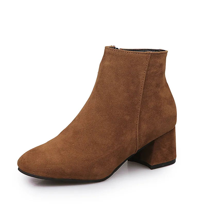 Low-cut boots with heels