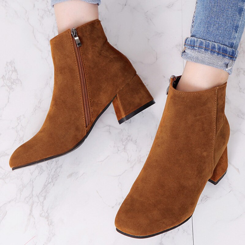 Low-cut boots with heels