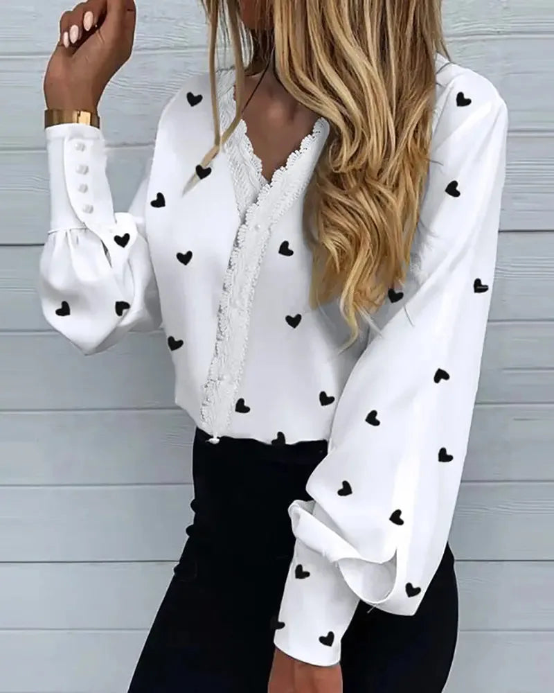 Blusa Blanca con Estampado de Corazones