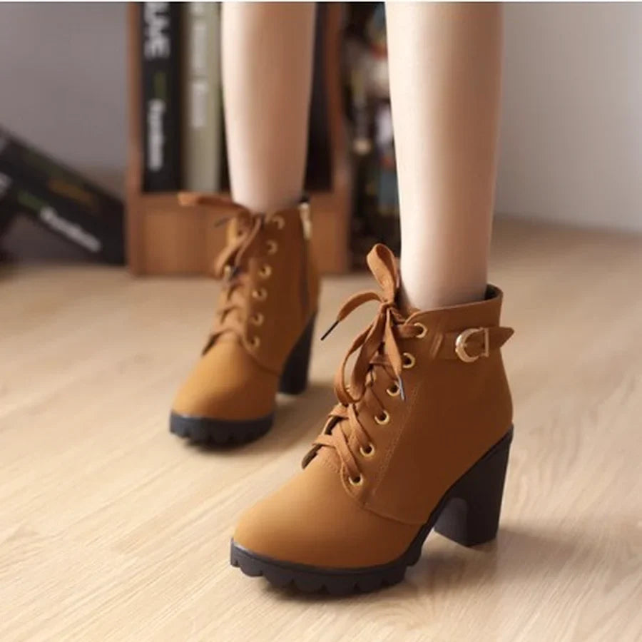 Botas de Tacón Alto con Cordones