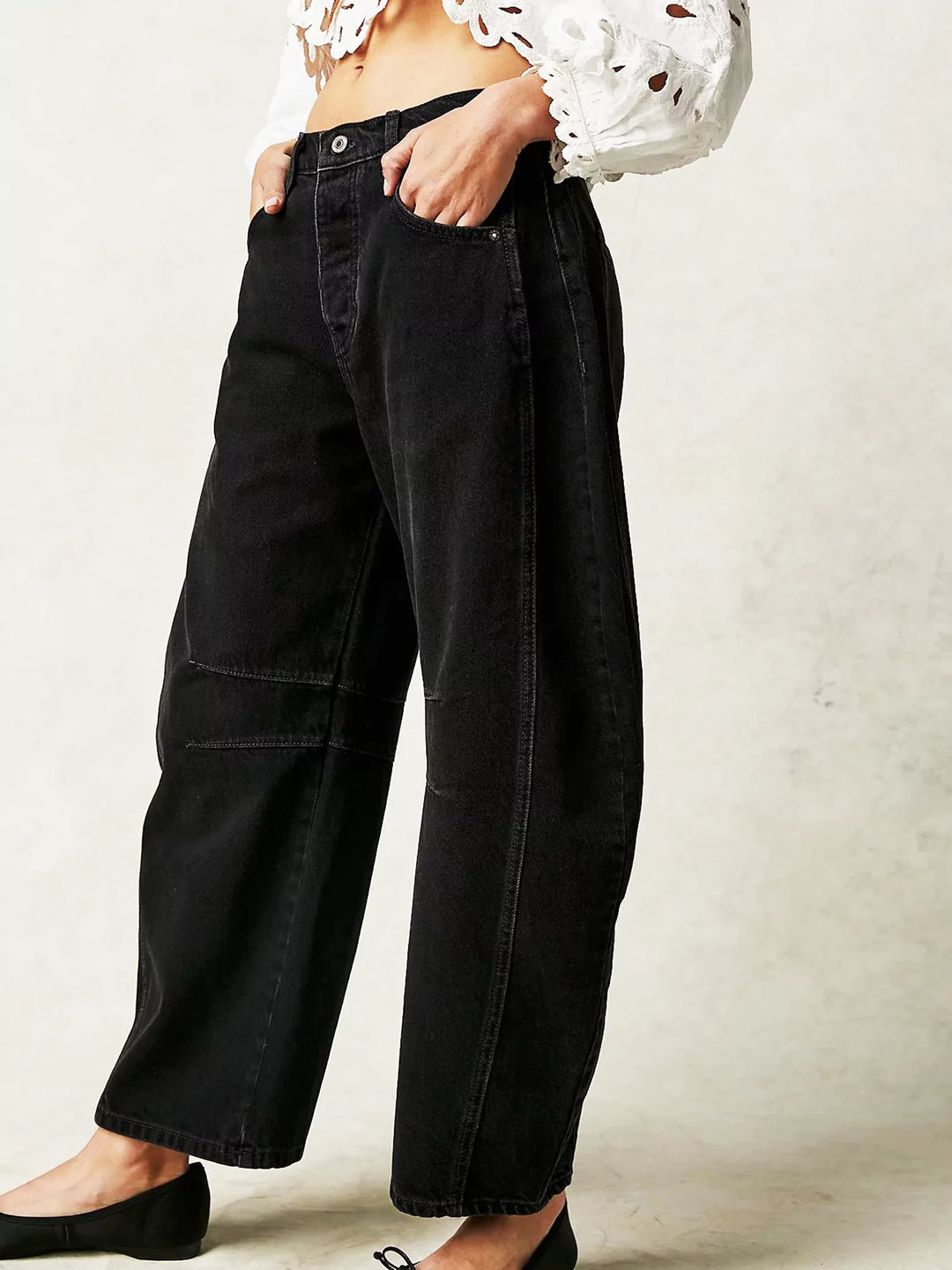 Low-rise wide-leg jeans