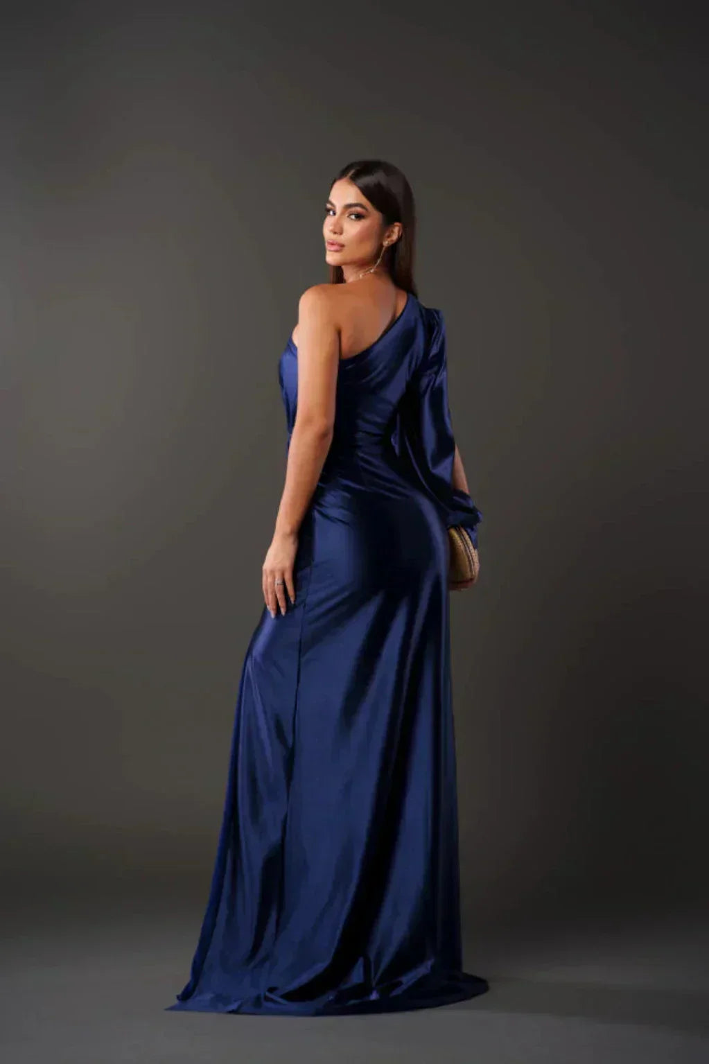 ARACELI - VESTIDO SATINADO DE UNA MANGA