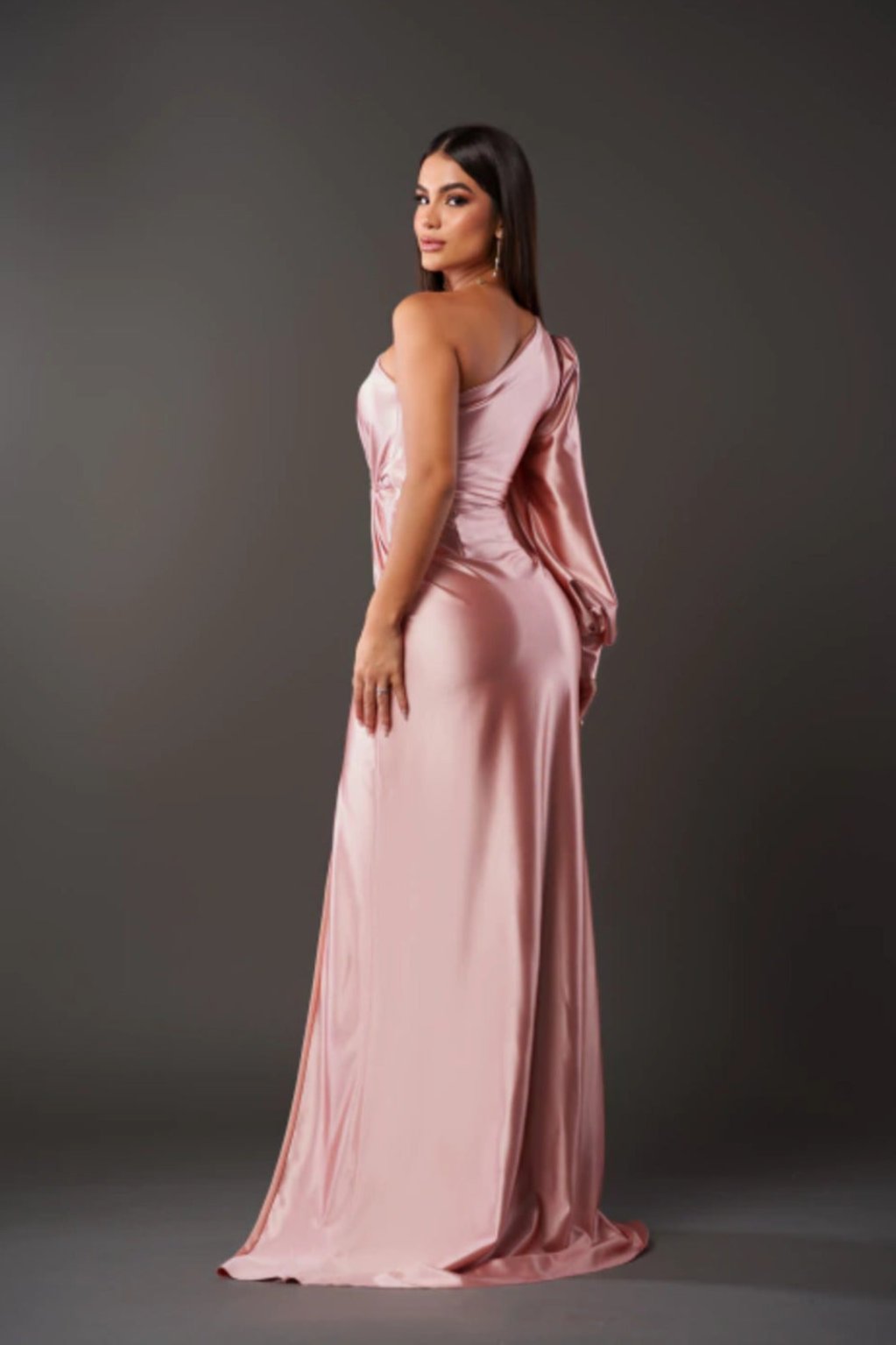 ARACELI - VESTIDO SATINADO DE UNA MANGA