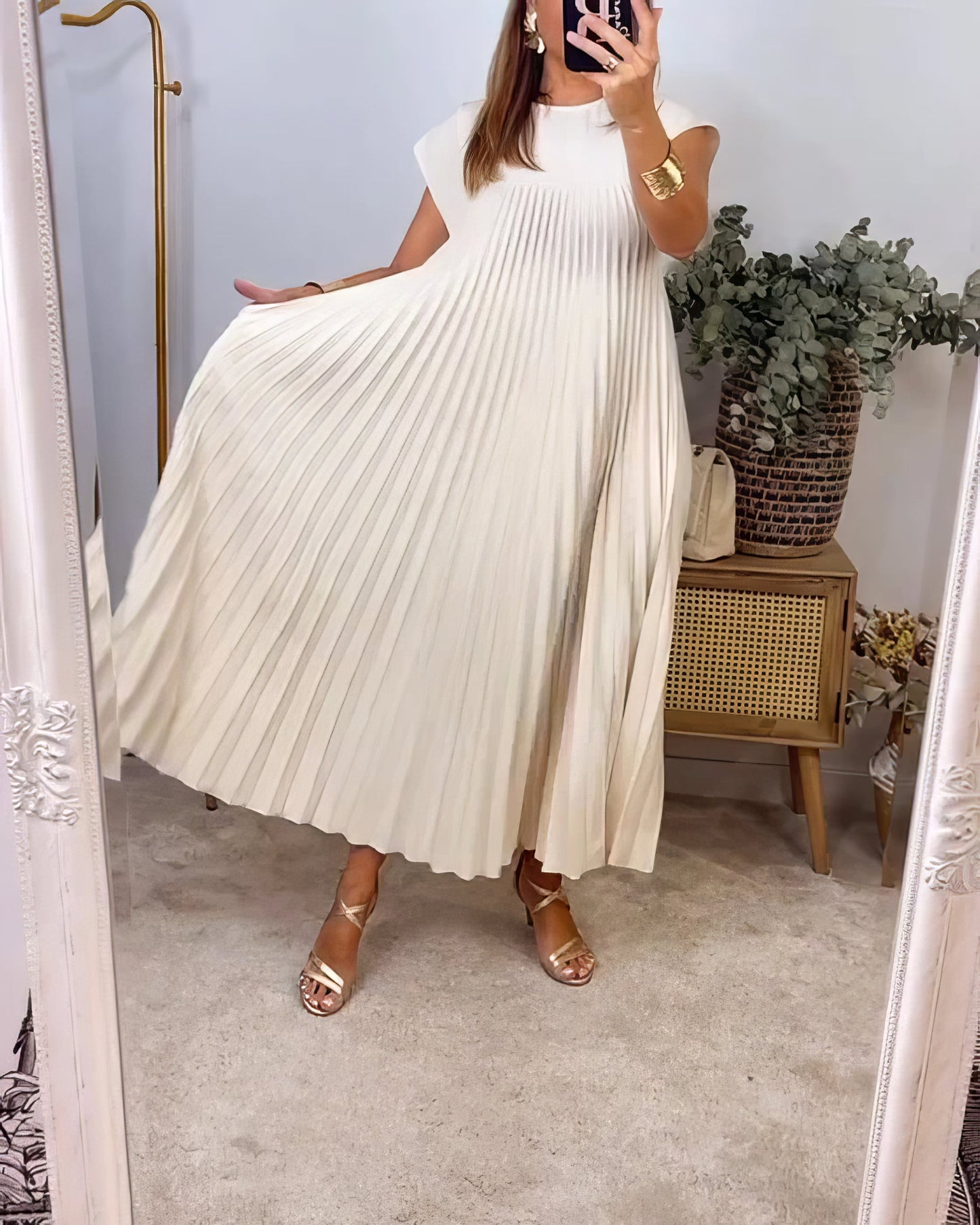 VESTIDO PLISADO SENCILLO SIN MANGAS