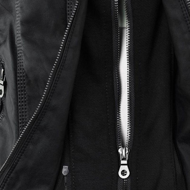 Chaqueta de cuero con capucha