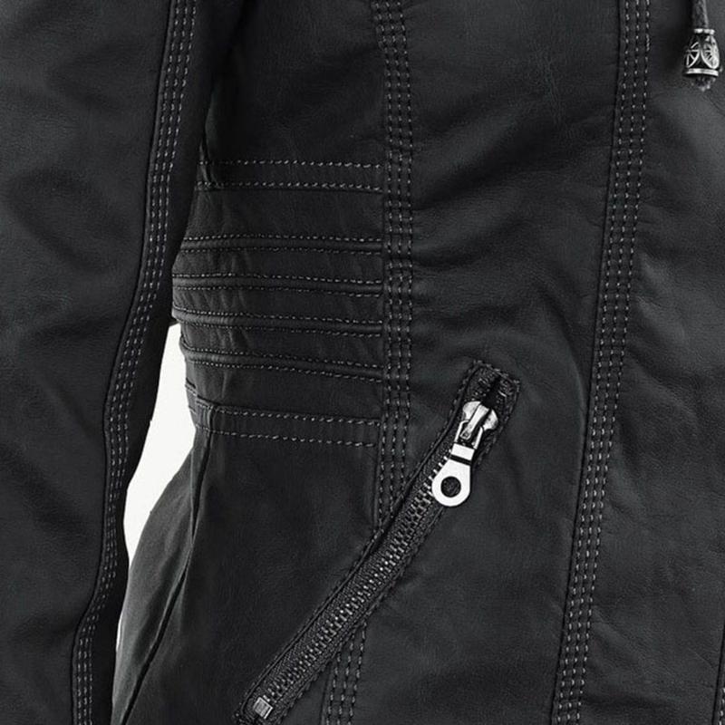 Chaqueta de cuero con capucha