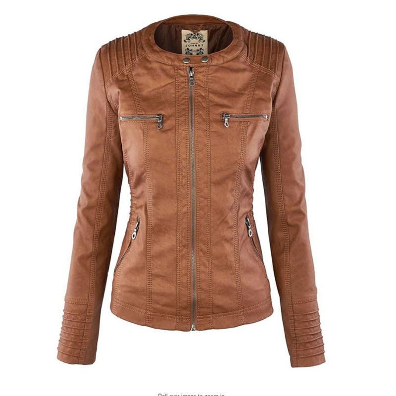 Chaqueta de cuero con capucha