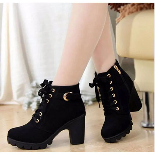 Botas de Tacón Alto con Cordones