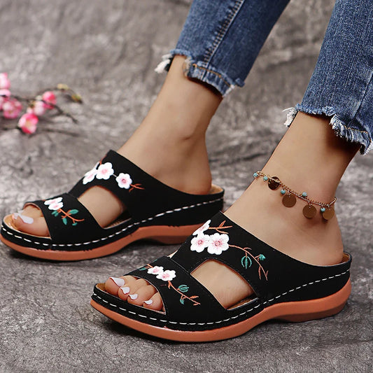 Sandalias Cuñas Bordadas