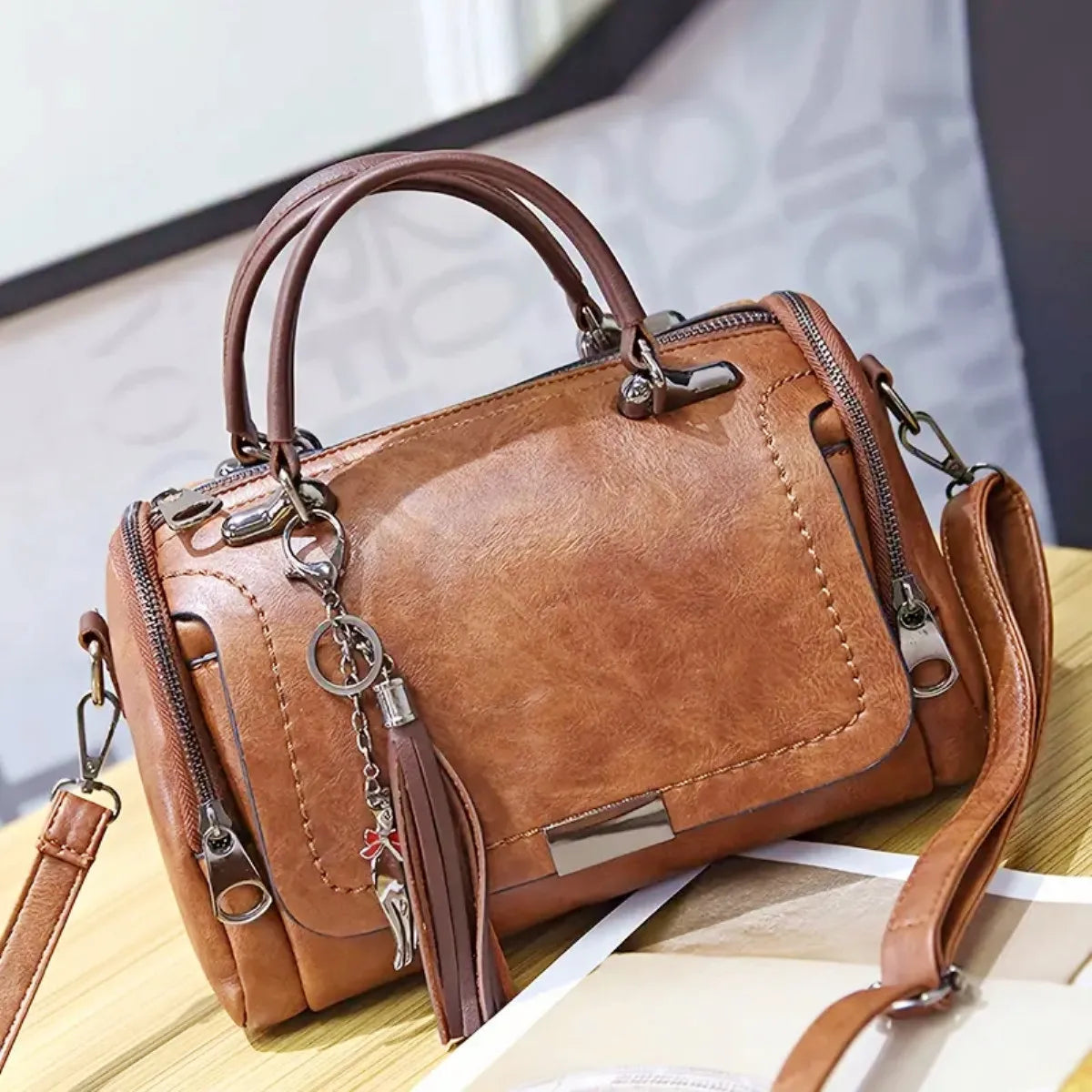 Bolso con Borla