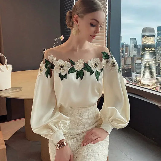 Blusa de Chifón con Encaje y Bordado Floral