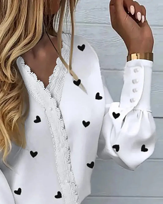 Blusa Blanca con Estampado de Corazones