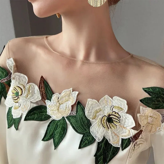 Blusa de Chifón con Encaje y Bordado Floral