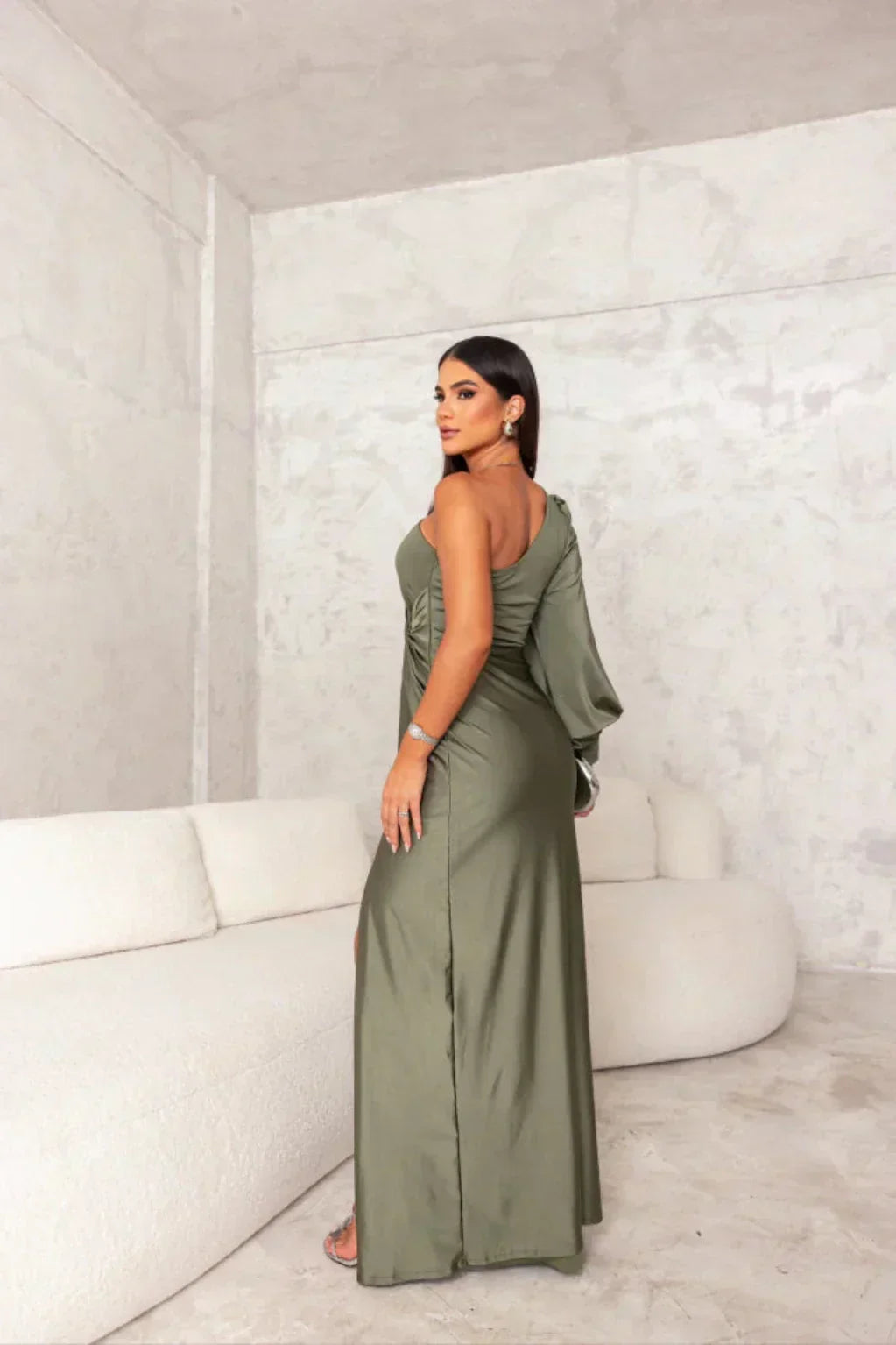 ARACELI - VESTIDO SATINADO DE UNA MANGA