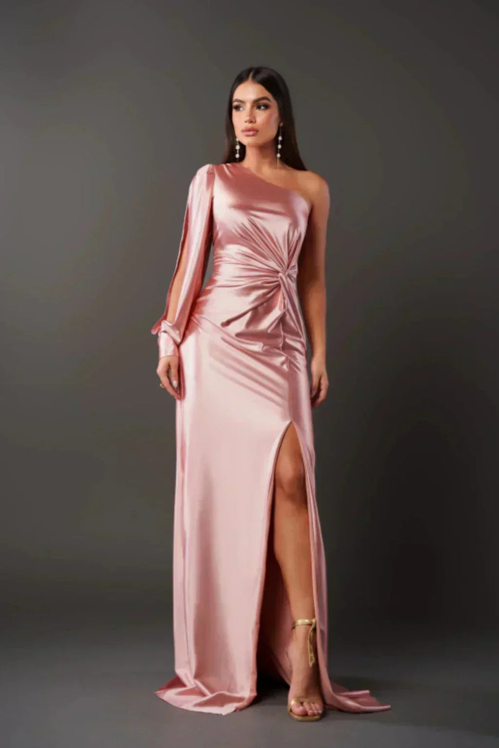 ARACELI - VESTIDO SATINADO DE UNA MANGA