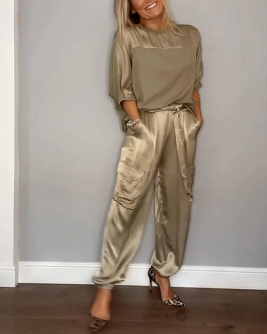 Conjunto de Satén Elegante de Dos Piezas con Blusa y Pantalón