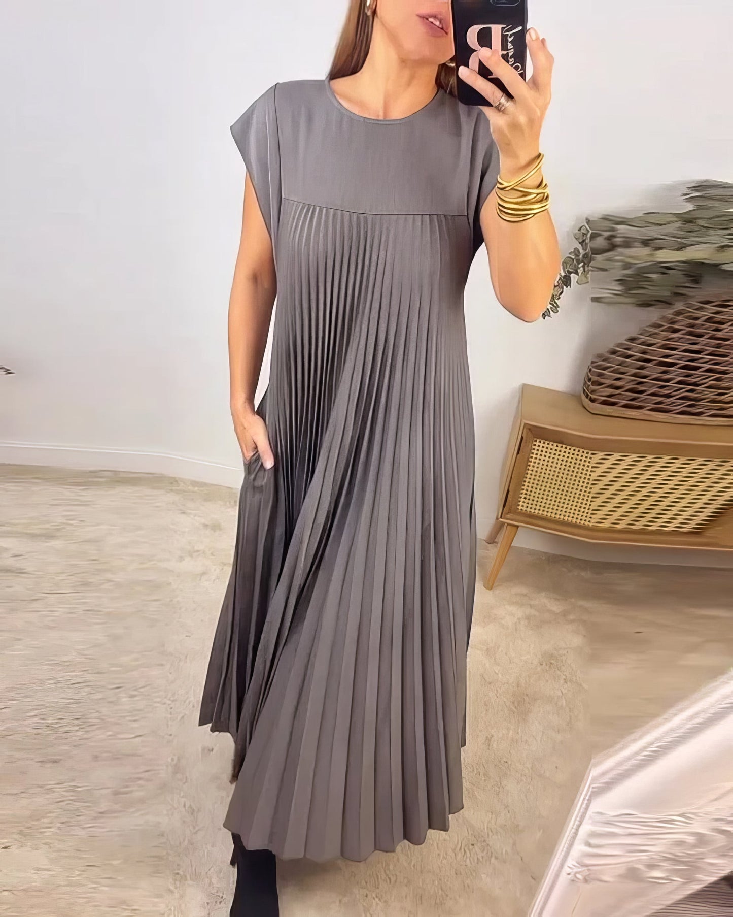 VESTIDO PLISADO SENCILLO SIN MANGAS