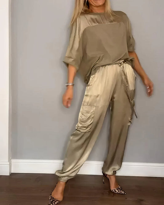 Conjunto de Satén Elegante de Dos Piezas con Blusa y Pantalón